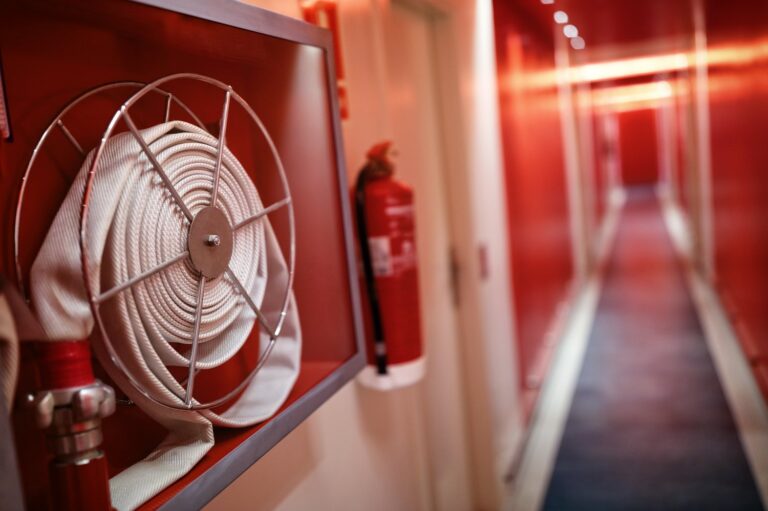 Adaptacyjne systemy przeciwpożarowe – nowe technologie