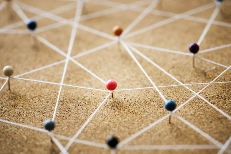 Problemy z synchronizacją systemów distributed ledger w zarządzaniu mediami