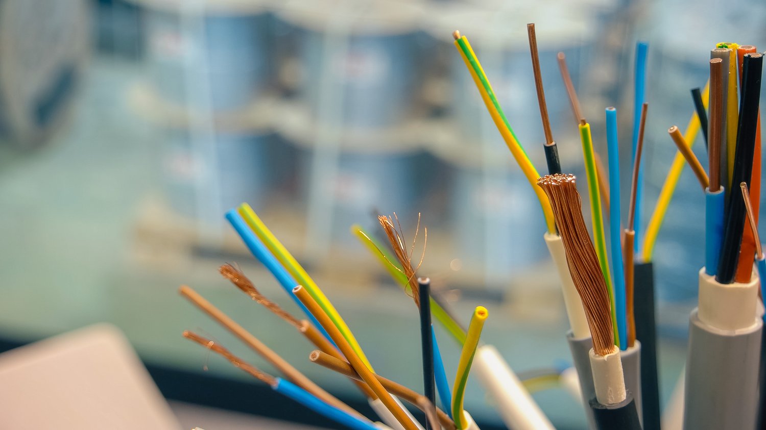 Profesjonalny dobór kabli i przewodów dla twojej instalacji elektrycznej