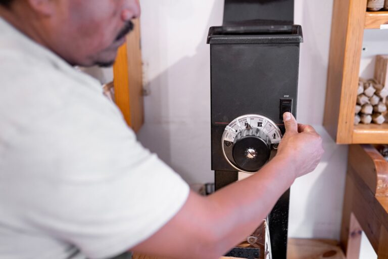 Jak skutecznie monitorować zużycie mediów w domu?