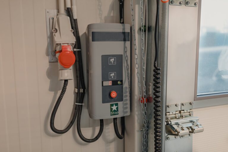 Praktyczny przewodnik po aparaturze elektrycznej dla Twojego domu