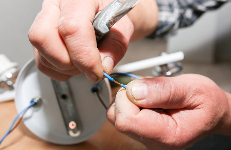 Praktyczny przewodnik po instalacjach elektrycznych dla profesjonalistów