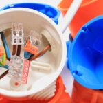 Praktyczny przewodnik po instalacji puszek natynkowych w domowych projektach elektrycznych