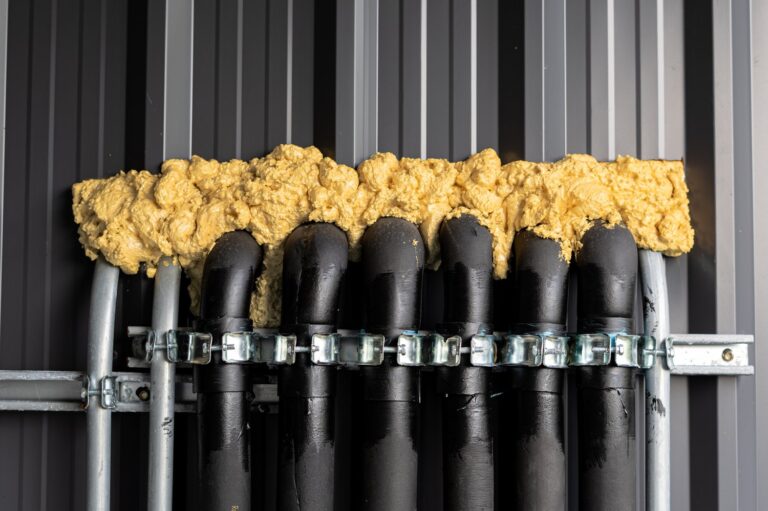 Jak wybrać odpowiednią grubość izolacji do rur centralnego ogrzewania?