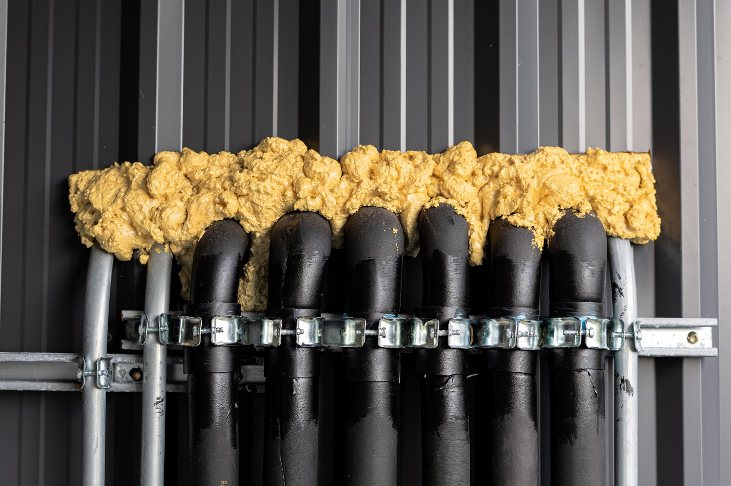 Jak wybrać odpowiednią grubość izolacji do rur centralnego ogrzewania?