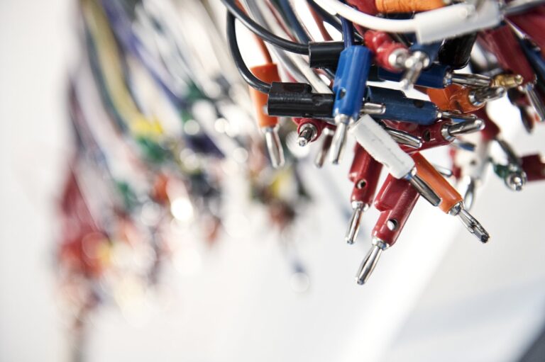 Jak wybrać odpowiedni kabel NKT 3×2,5 do instalacji domowej