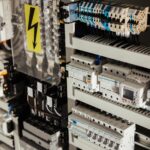 Jak wybrać odpowiednią rozdzielnicę dla swojego domu