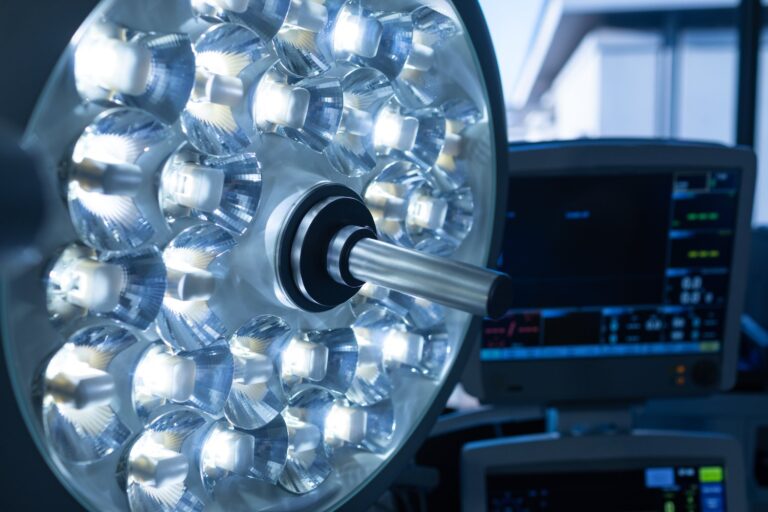 Praktyczny przewodnik wyboru oświetlenia hermetycznego LED dla przemysłu i obiektów użyteczności publicznej