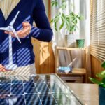 Czym charakteryzują się najnowsze systemy zarządzania energią w domach jednorodzinnych?