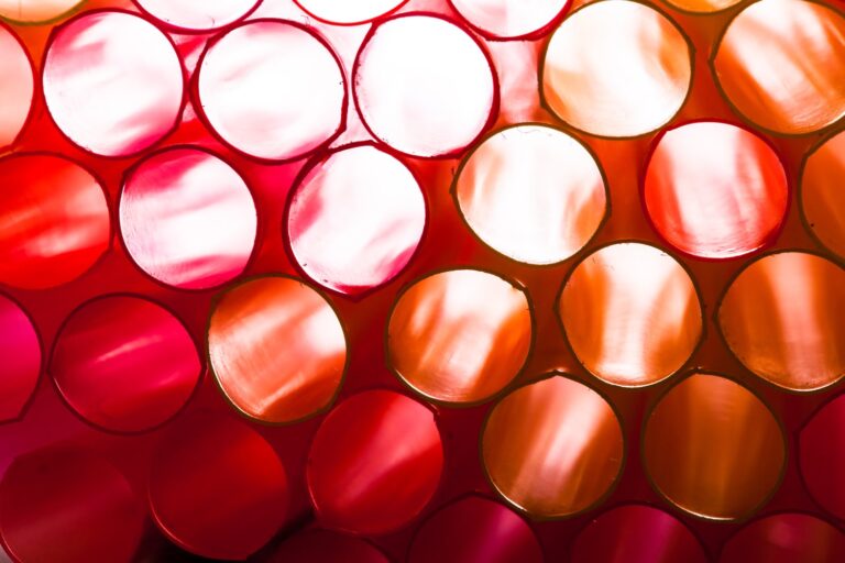 Czym się różnią rury PEX od tradycyjnych miedzianych w instalacji wodnej?