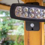 Kiedy opłaca się wymiana starych lamp na oświetlenie LED z czujnikiem ruchu?