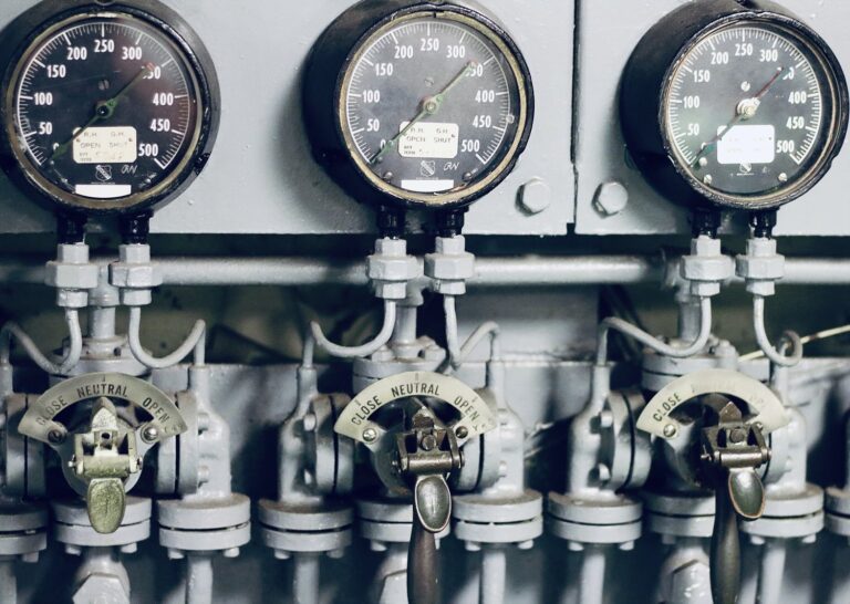 Jak wybrać odpowiednie przetworniki ciśnienia do zastosowań przemysłowych